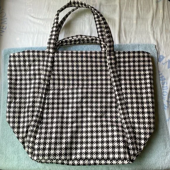 NWT Baggu Travel Cloud Bag, Black & White Pixel Gingham - Picture 3 of 6